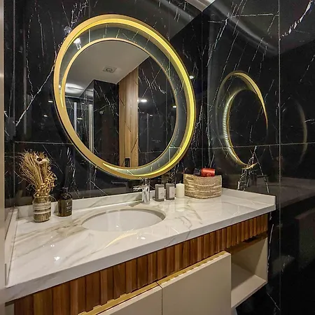 Qoople Legend C9 - Luxury In