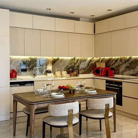 Qoople Legend C9 - Luxury In アランヤ