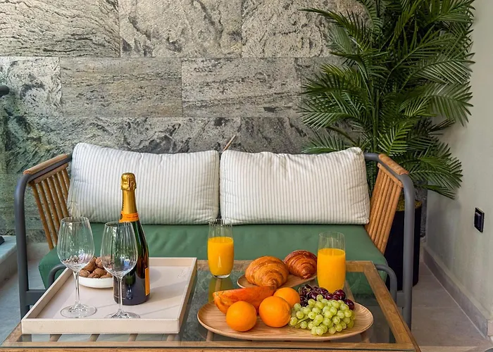 Qoople Legend C9 - Luxury In *