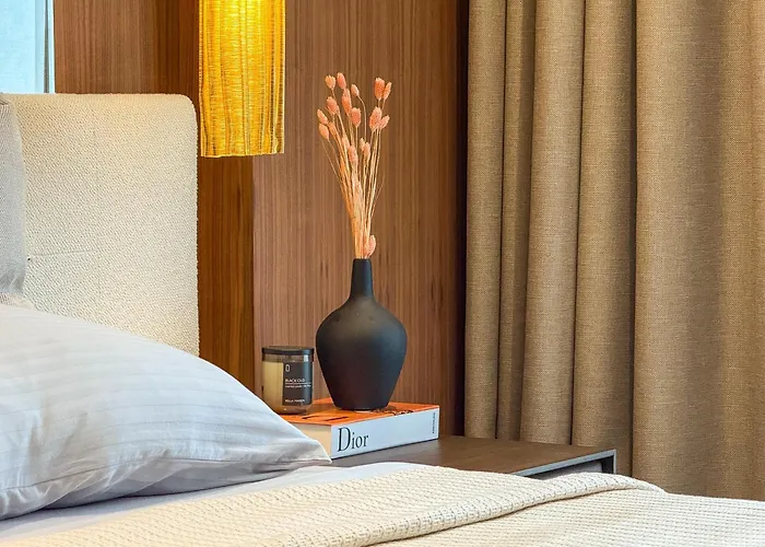 Qoople Legend C9 - Luxury In