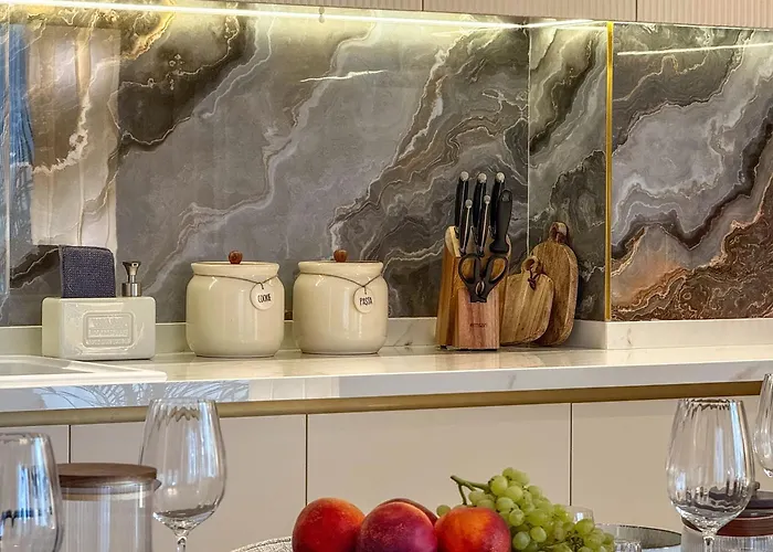 Qoople Legend C9 - Luxury In Lägenhet