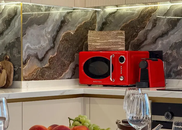 Qoople Legend C9 - Luxury In *